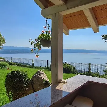 Krasa Apartman Lovran